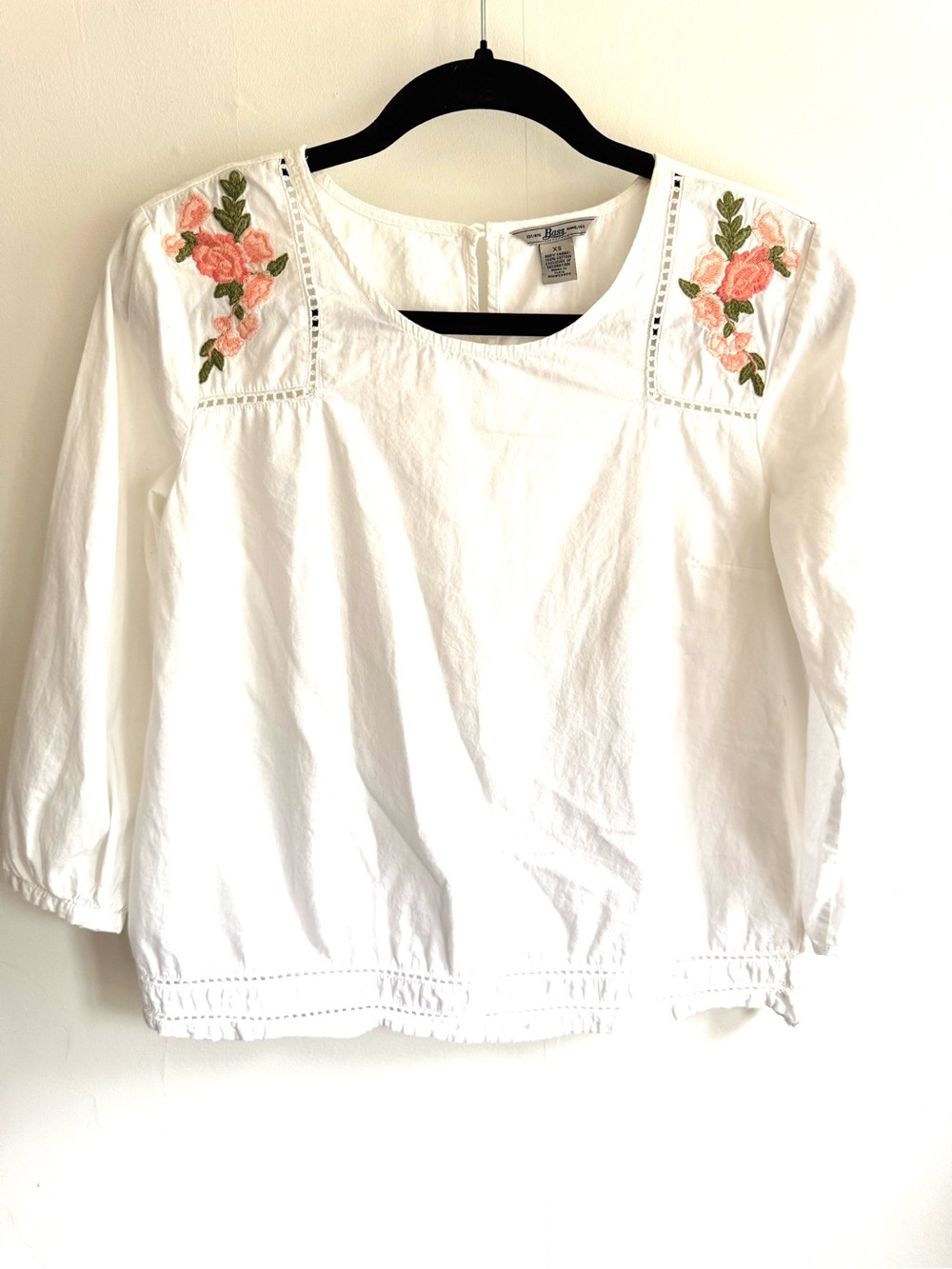 Bass White %100 Cotton Blouse with Coral Pink Floral Embroidery - Feminine Look